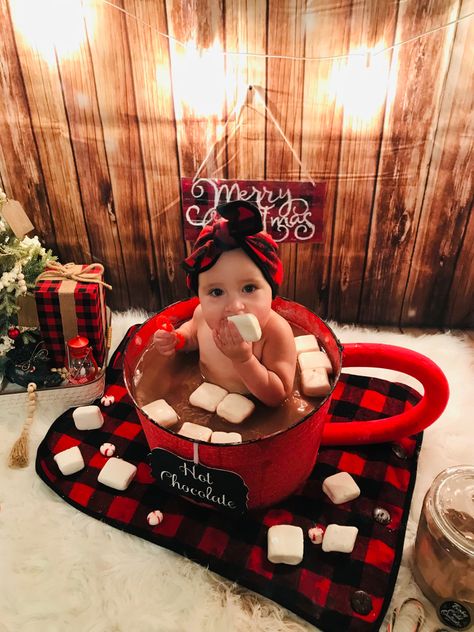 First Birthday Photo Shoot Ideas Christmas, Hot Chocolate Bath Photoshoot, Christmas First Birthday Photoshoot, Christmas One Year Old Photoshoot, Half Way To One Photoshoot Ideas, 6 Month Baby Picture Ideas Half Birthday, Christmas Cake Smash, Holiday Baby Pictures, 7 Month Baby