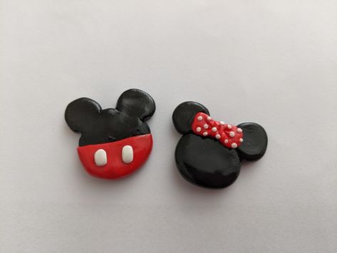 Mickey Mouse Diy Gifts, Cute Clay Art Ideas For Boyfriend, Clay Creations For Boyfriend, Easy Clay Ideas For Boyfriend, Air Dry Clay Disney, Cute Clay Gifts For Boyfriend, Disney Clay Art, Clay Date Ideas Easy Couple, Matching Clay Ideas