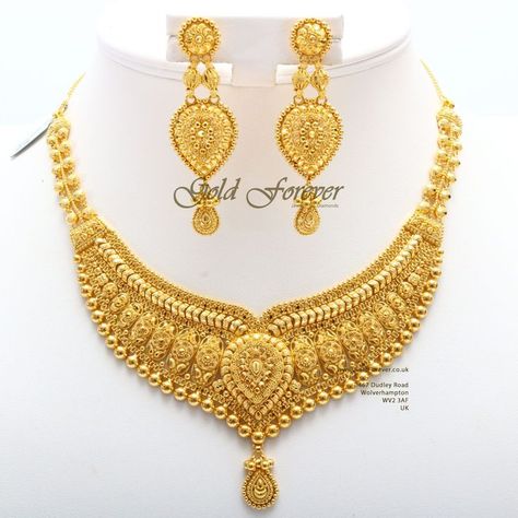 Indian Gold Necklace Set, Indian Gold Necklace Designs, Indian Gold Necklace, Dubai Gold Jewelry, 22k Gold Necklace, Bridal Necklace Designs, Pure Gold Jewellery, Gold Bridal Necklace, Gold Jewelry Outfits