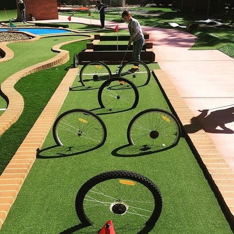 Outdoor Mini Golf, Mini Putt, Dubai Golf, Putt Putt Golf, Course Design, Golf Diy, Golf School, Miniature Golf Course, Mini Golf Course