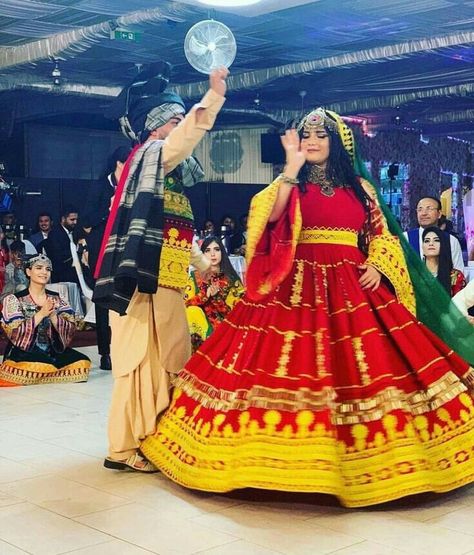 Pashtun Culture, Afghan Wedding Dress, Afghan Beauty, Cultural Clothing, Afghani Dresses, Garba Dress, Afghani Dress, Afghan Style, Afghani Clothes