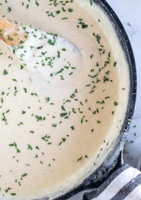 This keto alfredo sauce recipe with cream cheese is not only super easy, but it's the most creamy and delicious alfredo sauce that you will ever make! Cream Cheese Pizza Sauce, Alfredo Sauce Recipe With Milk, Keto Alfredo Sauce Recipe, Alfredo Sauce With Cream Cheese, Sauce With Cream Cheese, Keto Alfredo, Garlic Alfredo Sauce, Italian Drunken Noodles, Recipe With Milk