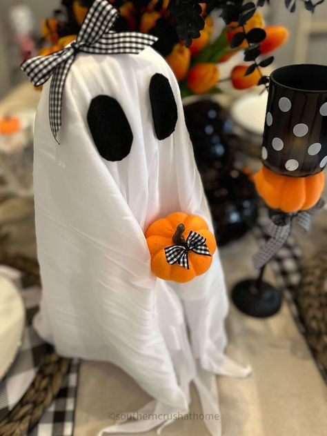 Diy Cute Halloween Decorations, Tree Ghosts, Halloween Ghost Craft, Diy Ghost Decoration, Ghost Craft, Ghost Crafts, Cute Halloween Decorations, Ghost Diy, Dollar Tree Halloween