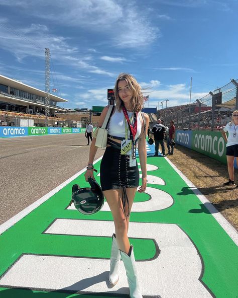 Maddie White on Instagram: "These cars have nothing on my 2010 VW beetle #usgp" F1 Media Aesthetic, F1 Wag Aesthetic Outfits, Mercedes Girl Aesthetic F1, Formula 1 Race Outfit Women, F1 Girlfriend Aesthetic, F1 Paddock Aesthetic, F1 Race Outfit, F1 Paddock Fashion, F1 Wags Outfits