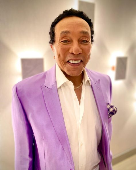 Smokey Robinson Parents: Father William Robinson & Mother Flossie Robinson William Robinson, Berry Gordy, Smokey Robinson, Quiet Storm, Soul Singers, Marvin Gaye, February 19, Living Legends, In The Flesh