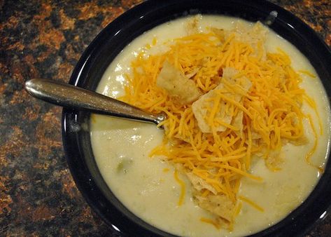 Green Chile Soup, Chili Potato, Green Chili Soup, Green Chile Recipes, Chile Recipes, Soups Stews Chilis, Chili Soup, Savory Soups, Green Chili