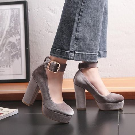 Velvet High Heels, Autumn Shoes Women, Shoes Chunky, Velvet Pumps, Platform High Heel Shoes, Womens Mary Janes, Mary Jane Shoes Womens, Suede Fashion, High Heels Shoes