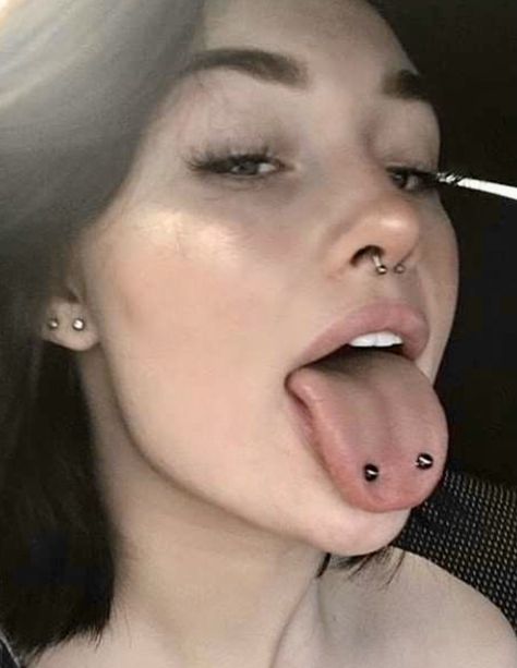 Meg Feather, Anime Tounge Out Face, Sticking Tongue Out, Tongue Piercing Jewelry, Cute Piercings, Tongue Piercing, Body Jewelry Piercing, Beautiful Lips, Body Mods