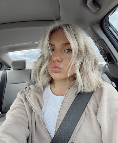 Lived In White Blonde, Blonde With Smudged Roots, Blonde Bob Dark Roots, Bre Sheppard Hair, Bre Sheppard, Pink Blonde, Short Hair Cuts For Round Faces, Pink Blonde Hair, Dark Brunette Hair