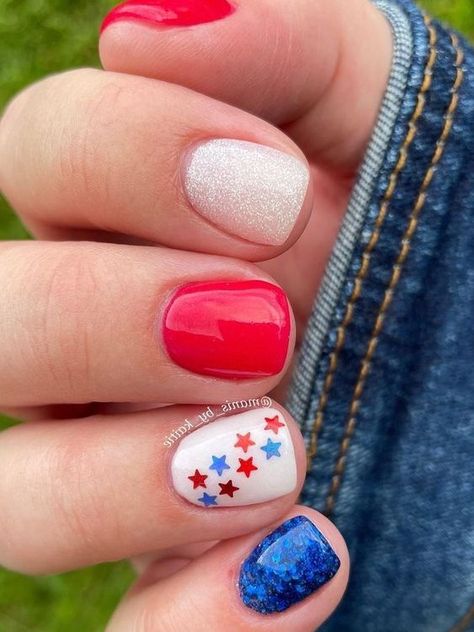 4th Of July Nail Polish Ideas, Easy Diy 4th Of July Nails, Memorial Day Weekend Nails, Easy Patriotic Nails, 4th Of July Nails Easy, Easy Fourth Of July Nails, 4th Of July Dip Nails, 4th Of July Gel Nails, Labor Day Nails