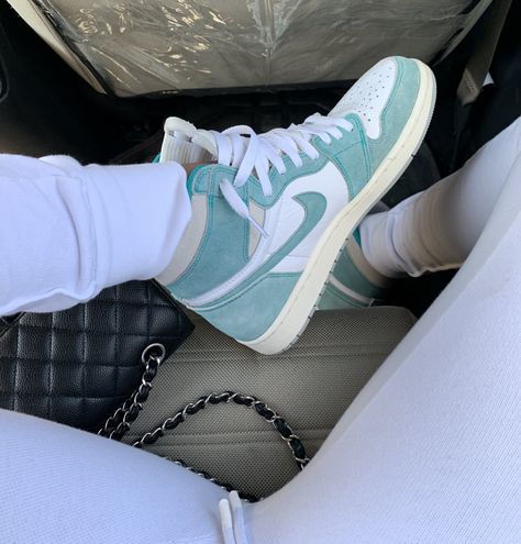 Turquoise Jordans, Air Jordan 1 Turbo Green, Jordan 1 Retro High Turbo Green, Golden Goose Sneakers Outfit, Turbo Green, Nike Kicks, Cute Nike Outfits, Blue Jordans, Pretty Shoes Sneakers