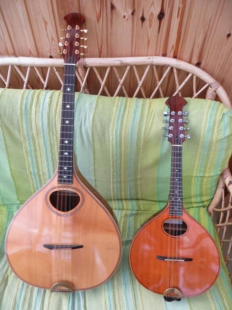 Kevin Macleaod's Sobell mandolin and Octave mandolin Learning Mandolin, Mandolin Songs, Mandolin Lessons, Ancient Egyptian Jewelry, Diy Instruments, Bluegrass Music, Diy Musical Instruments, Led Band, Decorative Bird Houses