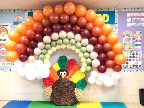 Thanksgiving Balloons, Balloons Decorations, Crafts Room, Holiday Theme, Balloon Wall, Diy Crafts Room Decor, Decorations Party, Thanksgiving Crafts, Holiday Themes