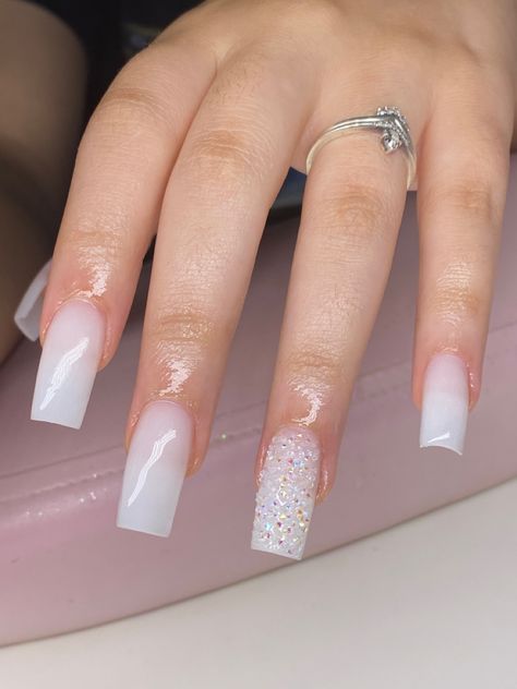 Soft white nails Soft White Gel Nails, White With Glitter Acrylic Nails, Soft White Nail Designs, Acrylic Nails Ideas White Glitter, White Nails With Glitter Design, White Nails Ideas With Glitter, Simple White Nails With Glitter, White Nails With One Glitter Nail, Cute Simple White Nails With Diamonds