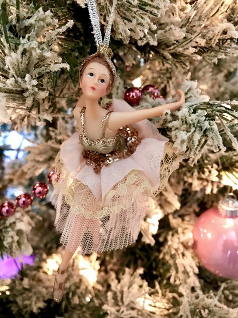 Pink Ballet Christmas Tree, Sugarplum Christmas Aesthetic, Nutcracker Clara Aesthetic, Ballet Themed Christmas Tree, Nutcracker Christmas Tree Pink, Vintage Nutcracker Images, Feminine Christmas Aesthetic, Sugarplum Fairy Aesthetic, Pink Christmas Aesthetic Vintage