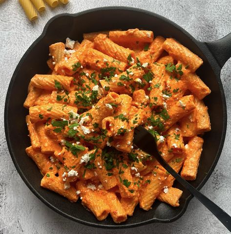 Paprika Pasta, Feta Pasta, Food Inspiration, Feta, Food And Drink, Pasta, Healthy Recipes, Chicken, Pins