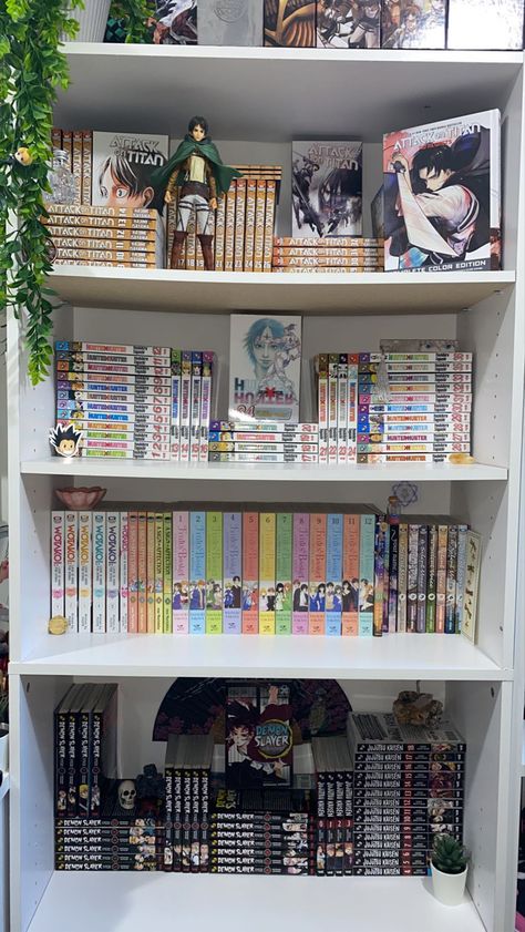 Anime Manga Bookshelf, Anime Bookshelf Ideas, Anime Bookcase, Manga Shelf Organization, Anime Bookshelf Aesthetic, Manga Collection Room Aesthetic, Manga Bookshelf Ideas, Manga Bookshelf Aesthetic, Manga Collection Room