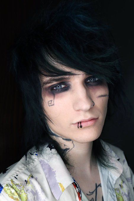 2000s Emo Makeup, Emo Makeup 2000s, Emo Boy 2000s, Emo Boy Makeup, Emo Boys 2000s, Emo Eye Makeup, Jonnie Guilbert, Emo Makeup Looks, Johnnie Gilbert