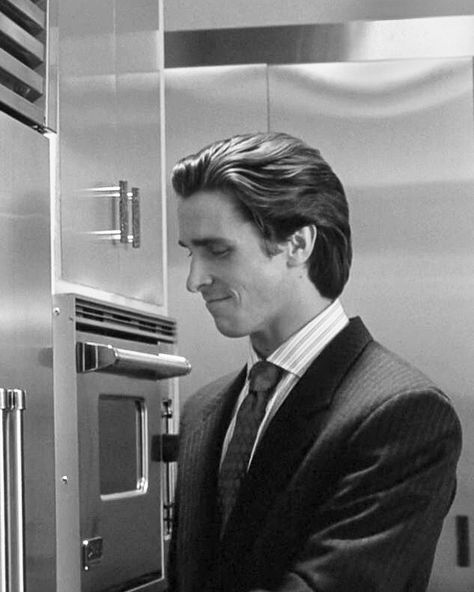 Patrick Bateman Hairstyle, Patrick Bateman Hair, Christian Bale Hair, Christian Bale Hairstyle, Chris Bale, Patrick Bateman, Wavy Hair Men, Men Haircut Styles, Christian Bale