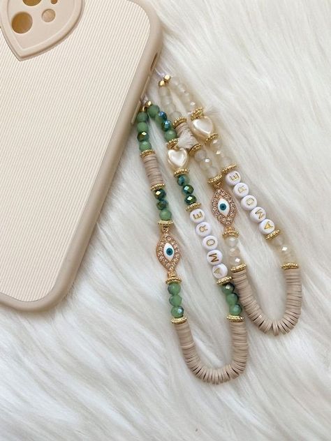 Trendy Beaded Jewelry 2022, Phone Bracelet Aesthetic, Diy Beaded Phone Strap, Phone Straps Beads Ideas, Diy Phone Charms, Phone Jewelry, قلادات متدلية, Tech Jewelry, Strap Phone