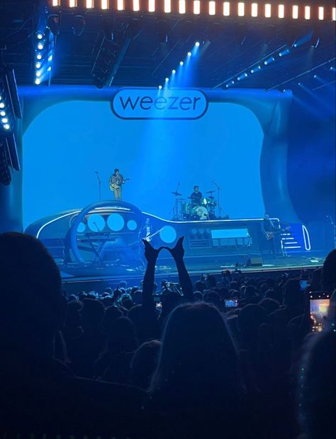 Weezer Aesthetic Wallpaper, Weezer Aesthetic, Weezer Widget, Weezer Blue Album Cover, Weezer Concert, Weezer, I Have No Friends, 2024 Vision, Summer 2023