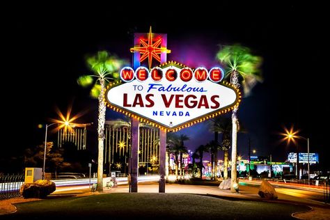 The Best Time to Visit Las Vegas Vegas Night, Las Vegas Sign, Vegas Sign, Visit Las Vegas, Hoover Dam, Vegas Trip, Las Vegas Trip, Casino Night, Casino Royale