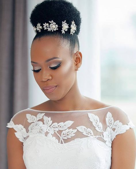 Wedding Reception Hairstyles, Afro Wedding Hairstyles, Natural Bridal Hair, Nigerian Wedding Dresses Traditional, Natural Hair Wedding, Black Wedding Hairstyles, Natural Wedding Hairstyles, Natural Hair Bride, Bridal Hair Inspiration