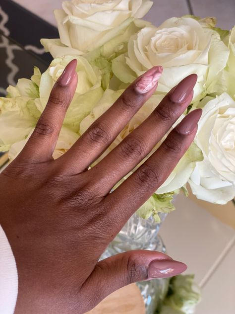 Brown Nails On Dark Skin, Nails For Black Skin, Milk Chocolate Nails, Nails For Tan Skin, Nails On Dark Skin Hands, Nude Nails Black Women, Nude Nails For Brown Skin, Nails On Black Skin, Chocolate Nails