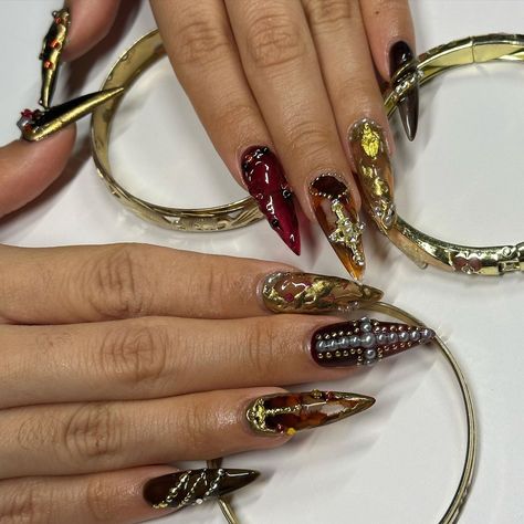 chelle da nail artist | gold coachella nailss for @damiedinh ⚜️ | Instagram Festival Gel Nails, Nail Pics Instagram, Nails September, Bday Nails, Nail Pics, Gold Aesthetic, Gem Nails, Festival Nails, Dream Nails