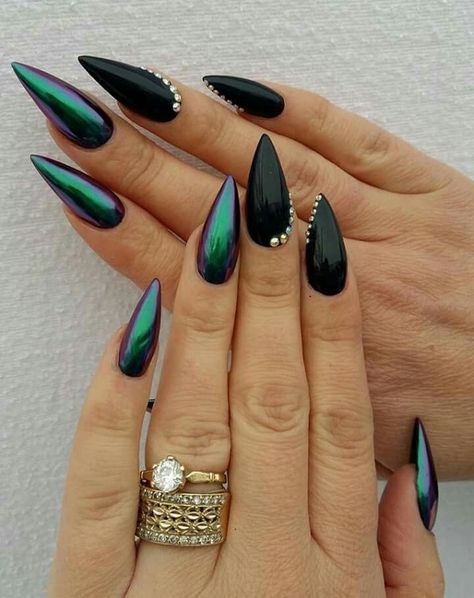 Chrome Stiletto Nails, Witchy Nails, Stiletto Nail Art, Nails Design With Rhinestones, Stiletto Nails Designs, Creative Nails, Rhinestone Nails, Stiletto Nails, Green Nails