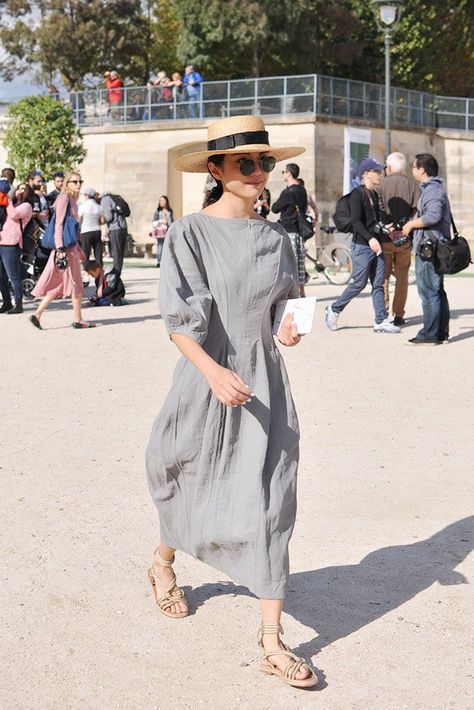 Summer dress and straw hat, Paris Boater Hat Outfit, Beach Hats Outfit, Boater Hat Women, Straw Hats Outfit, Hat Outfit Summer, Straw Boater Hat, Womens Straw Hats, Leotard Fashion, Summer In The City