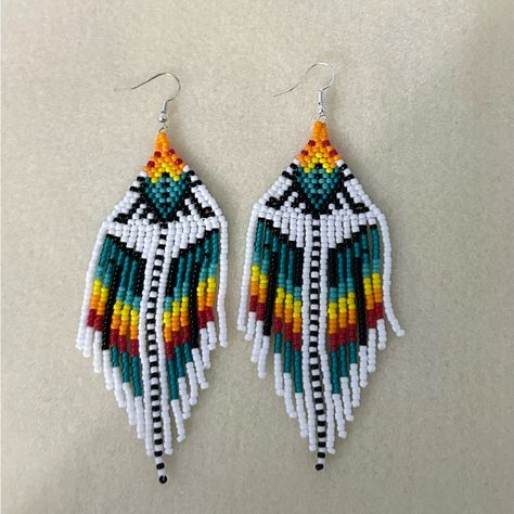 Handmade Beaded Earrings With Fringe. Made With Glass Seed Beads And Sterling Silver Plated Earring Hooks. White, Red , Black, Turquoise, Orange And Teal.4 Inches Long Pattern By Galiga Fringe Earring Pattern, Diy Seed Bead Earrings, Fringe Earring, Handmade Beaded Earrings, Native Beading, Beading Inspiration, Earring Kit, Beaded Earrings Tutorials, Native American Beaded Earrings