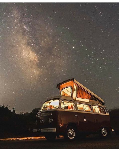 Van Life Aesthetic, Vans Aesthetic, Night Camping, Kombi Motorhome, Volkswagen Camper Van, Kombi Home, Vintage Vw Bus, Combi Volkswagen, Vw Bus Camper