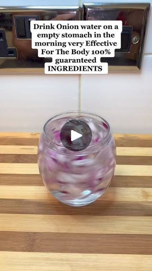 Onion Water, Water With Lemon, Sick Remedies, Water Drink, Detox Water, Lemon Water, Detox Smoothie, Detox Drinks, Smoothie Diet