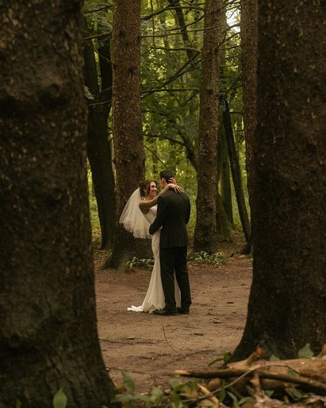 cinematic elopement, woods elopement, michigan elopement, forest elopement, wedding florals, twight inspired elopement, field elopement, film inspired, storytelling elopement photoshoot Wedding Photoshoot Forest, Elopement Woods, Field Elopement, Elopement Forest, Woods Elopement, Michigan Elopement, Elopement Photoshoot, Forest Elopement, Elopement Wedding