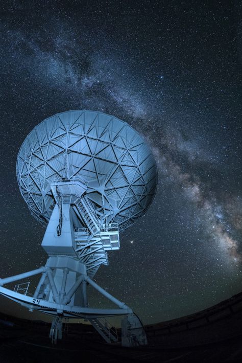 Visiting the Very Large Array – National Radio Astronomy Observatory Astronomy Observatory, Radio Telescope, New Mexico Road Trip, Radio Astronomy, Astronomical Observatory, Astronomy Constellations, Blue Aesthetic Dark, Star Chart, Days Like This