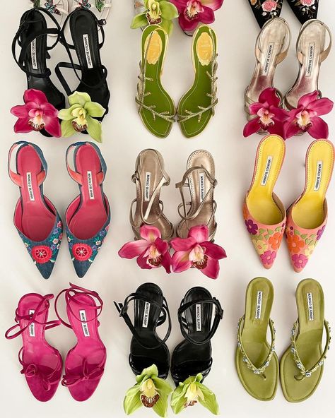 Pretty High Heels, Vintage Style Shoes, Flower Heels, December 2024, 2000s Fashion Outfits, Aesthetic Shoes, Spring Fling, Indian Fashion Dresses, Carrie Bradshaw