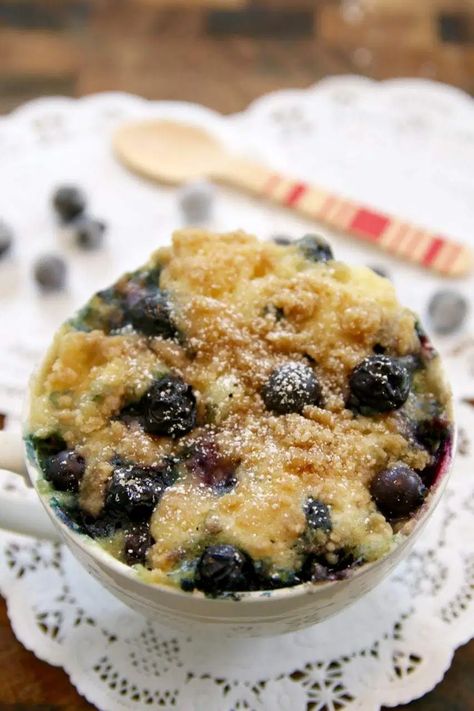 Blueberry Muffin In A Mug, Microwave Muffin, Recipes Microwave, Chocolate French Toast, Microwave Mug Recipes, Microwave Breakfast, Muffin In A Mug, Mug Food, Mug Meals