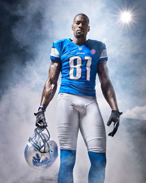 Calvin Johnson. Blue and Silver make for a great uniform Calvin Johnson, Espn Magazine, Detroit Lions Football, Detroit Sports, Lions Football, Sports Room, A Football, Nfl Players, Detroit Lions