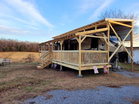 Rv Shelter With Deck, Rv Porches And Decks, Deck Ideas For Campers, Camper Carport, Porch For Rv, Camper Shelter, Camper Deck, Porch For Camper, Rv Porch