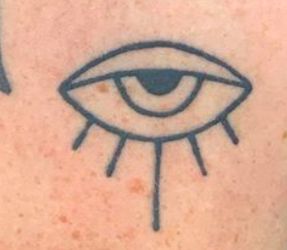 Easy Eye Tattoo, Stick And Poke Eye Tattoo, Eye Stick And Poke Tattoo, Back Of Neck Eye Tattoo, Gods Eye Tattoo, Eye Stick And Poke, Stick N Poke Ideas Simple, Unique Stick And Poke Tattoos, Eye Tattoo Simple