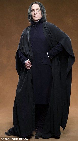 Spellbinding: Alan Rickman as Professor Severus Snape in the series of Harry Potter films... Severus Snape Costume, Snape Outfit, Snape Costume, Snape Cosplay, Professor Severus Snape, Harry Potter Severus, Harry Potter Severus Snape, Severus Rogue, Snape Harry Potter