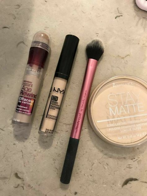 Best Drugstore Concealer, Drugstore Concealer, Makeup Tricks, Fancy Makeup, Makeup Obsession, Makeup Items, Drugstore Makeup, Beauty Blender, Makeup Eyeliner