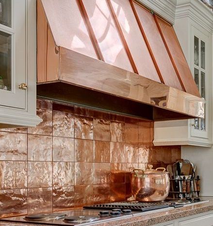 Kitchen With Copper Backsplash, Copper Behind Stove, Copper Backsplash Ideas, Copper Backsplash Behind Stove, Copper Tin Backsplash, Hammered Copper Backsplash, Kitchen Copper Backsplash, Copper Backsplash Kitchen, Modern Victorian Kitchen