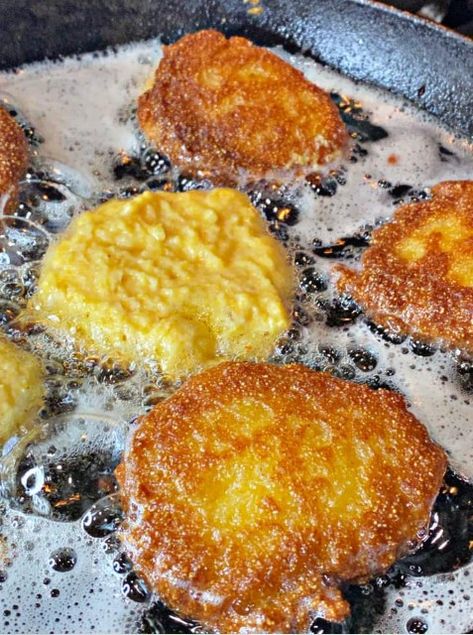 Dive into the cozy comfort of Hot Water Cornbread! 🌽🔥 Simple, crispy, and utterly delicious. #ComfortFood #CornbreadCraze Hot Water Cornbread Recipe 🍞🌟 Ingredients: Cornmeal (2 cups): The heart of the bread. 🌽 Boiling Water (1 1/2 cups): To mix with cornmeal. 💧 Salt (1 tsp): For flavor. 🧂 Sugar (Optional, 2 tbsp): For a touch of sweetness. 🍯 Vegetable Oil (for frying): Ensures crispiness. 🛢️ Instructions: Prep Cornmeal: In a large bowl, mix cornmeal, salt, and optional sugar. 🥣 Add Hot Wate... Seafood Pie Recipe, Water Cornbread Recipe, Hot Water Cornbread Recipe, Water Cornbread, Twist Recipes, Jiffy Cornbread Recipes, Hot Water Cornbread, Jiffy Cornbread Mix, Jiffy Cornbread