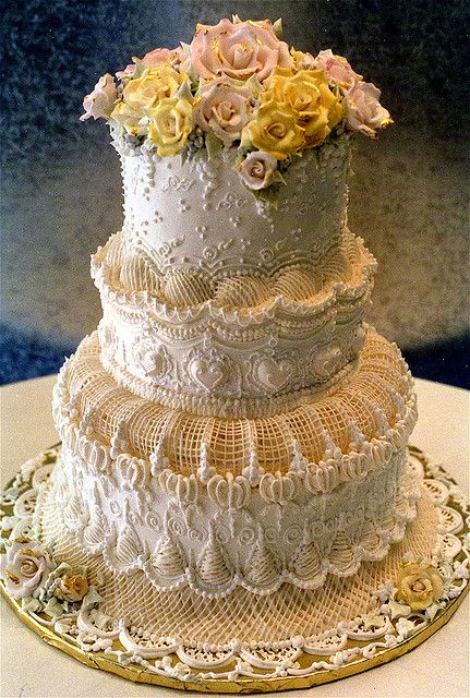 Cakes ~ Queen Victoria ~Tiered cake decorated in over the top Victorian style Super Torte, Muted Colours, Gorgeous Wedding Cake, Cake Lace, Unique Cakes, Special Cake, Beautiful Wedding Cakes, Gorgeous Cakes, Occasion Cakes