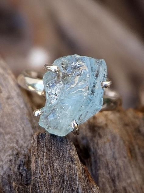 crystaljewelry Engagement Ring Non Traditional, Necklace Women Gold, Women Gold Chain, Silver Dog, Gold Chain Design, Raw Crystal Jewelry, Mexican Jewelry, Aquamarine Engagement Ring, Aquamarine Ring