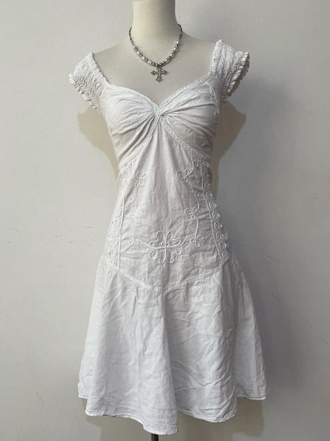 2010 Dresses Casual, White Dress Aesthetic, Casual Dress Outfit, Cute Dresses Casual, Cute White Dress, Aesthetic Dress, Boho Clothes, Cute Fit, Peasant Dress