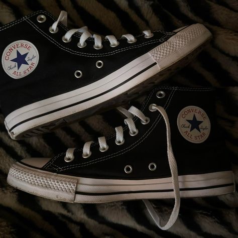 High Top Black And White Converse // Barely Worn // Brand New Look // No Creases Or Damage!! Converse Shoes High Top, Black And White Converse, Black Converse, White Converse, Black High Tops, Hoi An, Converse High Tops, Womens Converse, Black Aesthetic