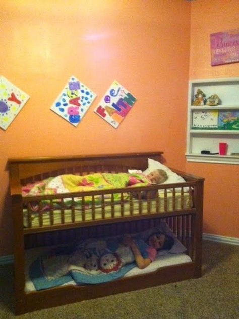 Turn an old crib into a toddler bed | DIY projects for everyone! Crib Bunk Bed, Toddler Bunk Bed, Toddler Loft Beds, Diy Toddler Bed, Toddler Bunk Beds, Girls Bunk Beds, Old Cribs, Bunk Bed Plans, Bed High